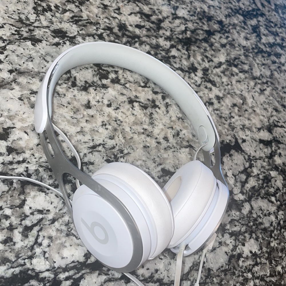 Beats Headphones!l - Picture 2 of 5